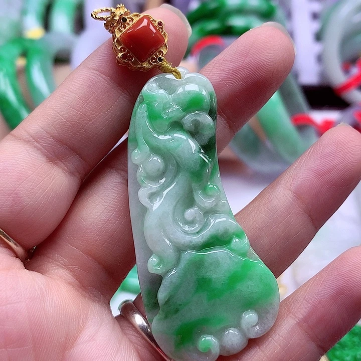 翡翠银S925镶嵌颈饰翡翠