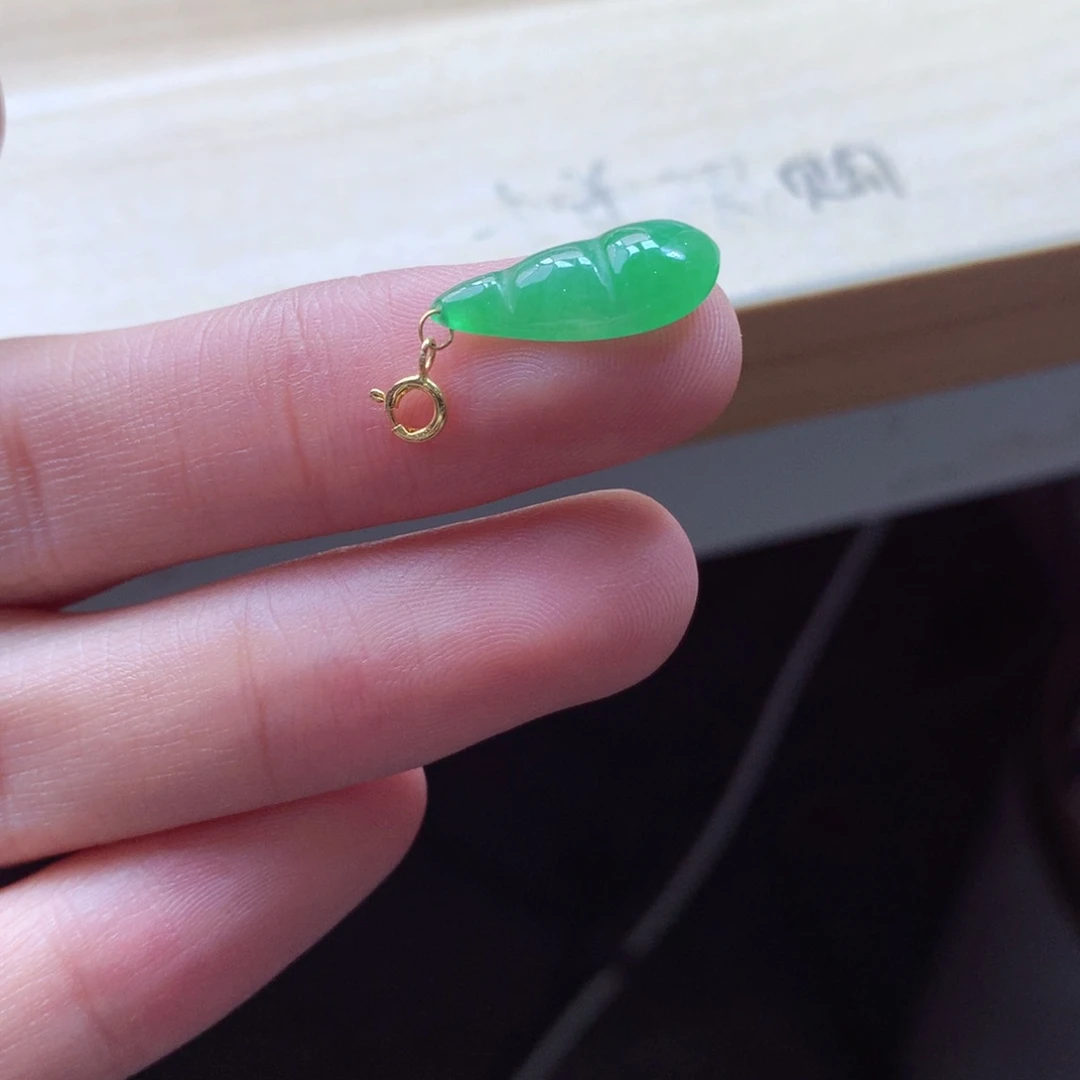 翡翠颈饰18K金镶嵌吊坠