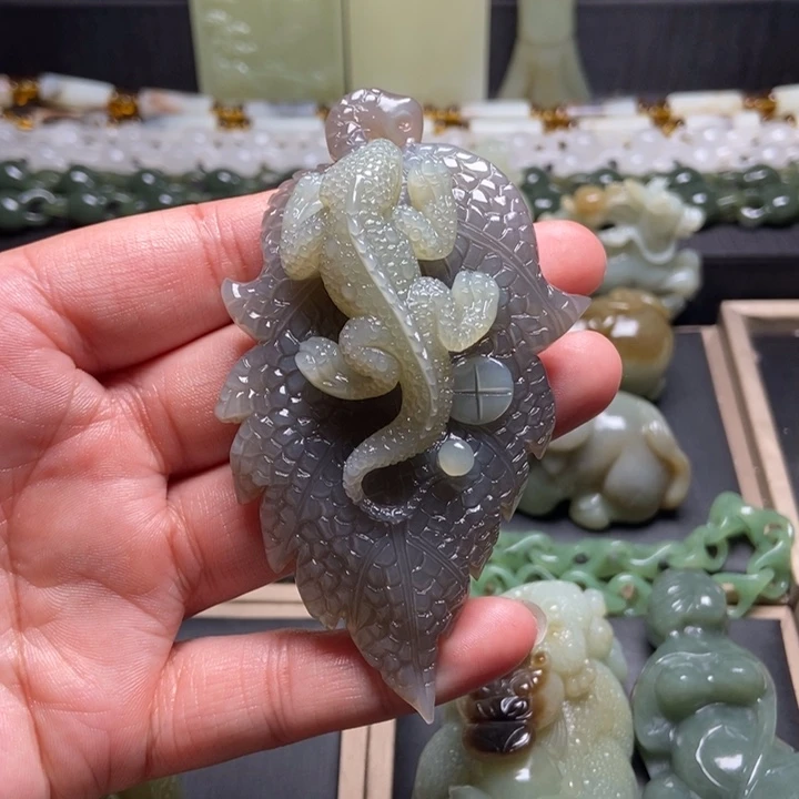 颈饰未镶嵌和田玉