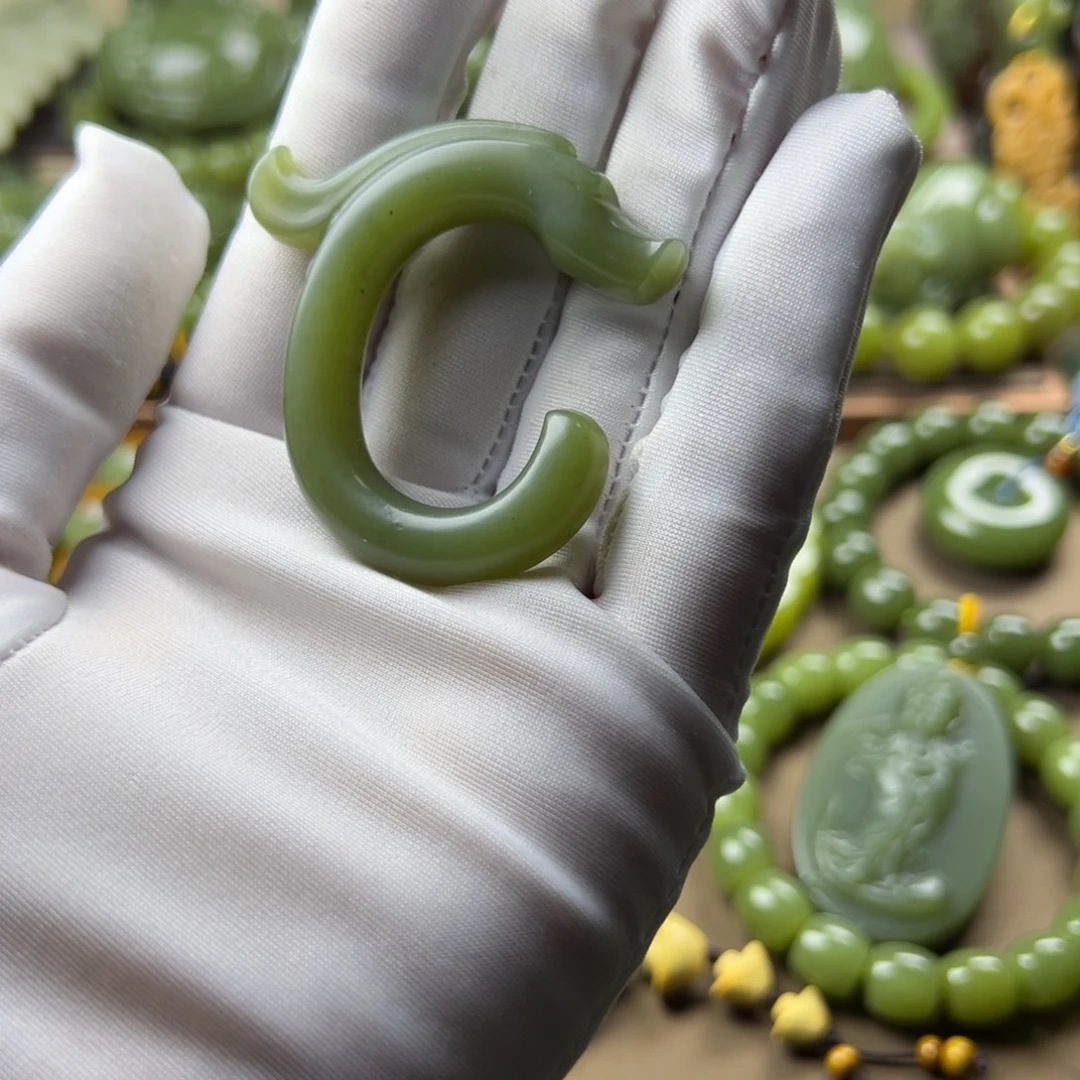 三***月岫岩老玉（透闪石质玉）未镶嵌挂件