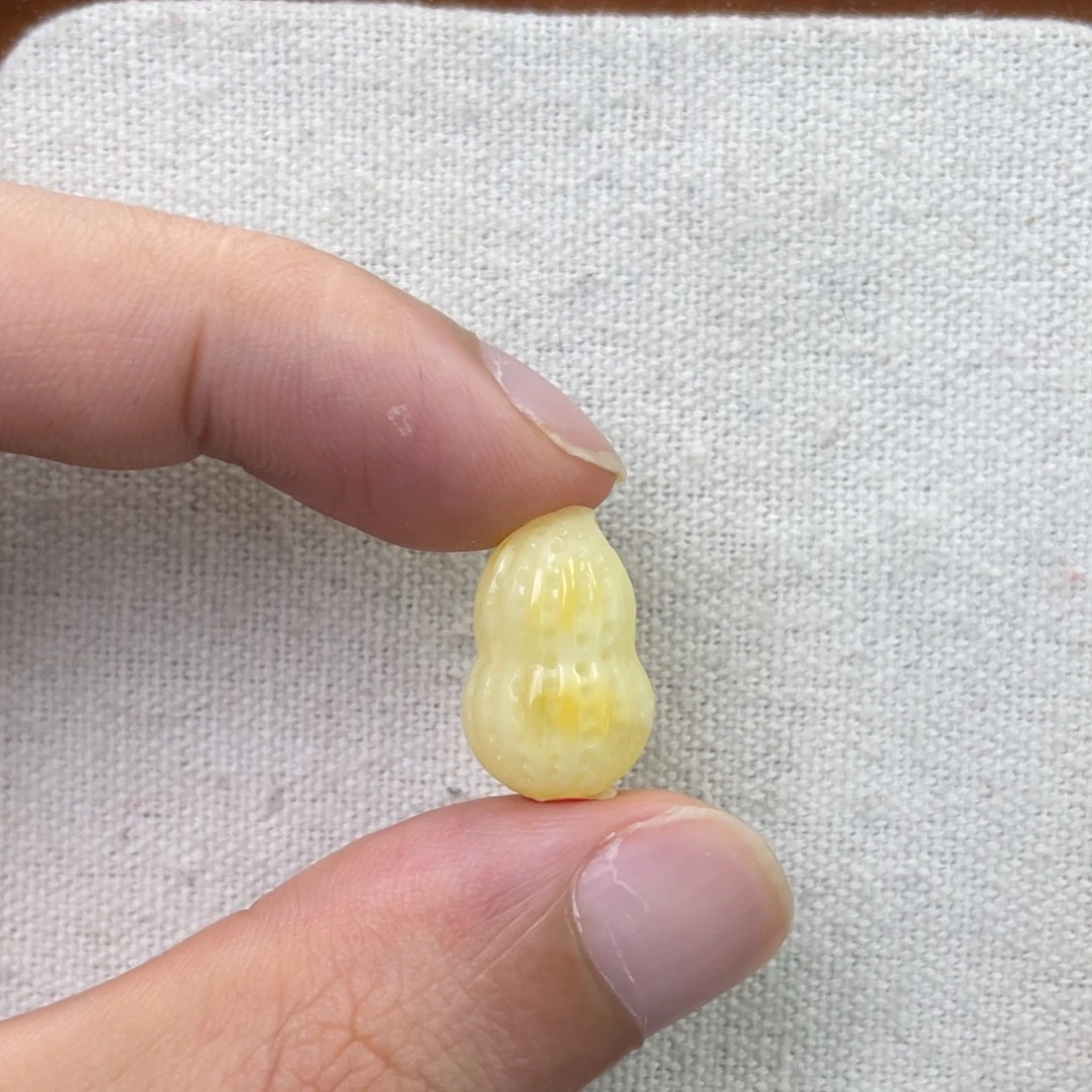 琥珀未镶嵌珠宝奇石花生