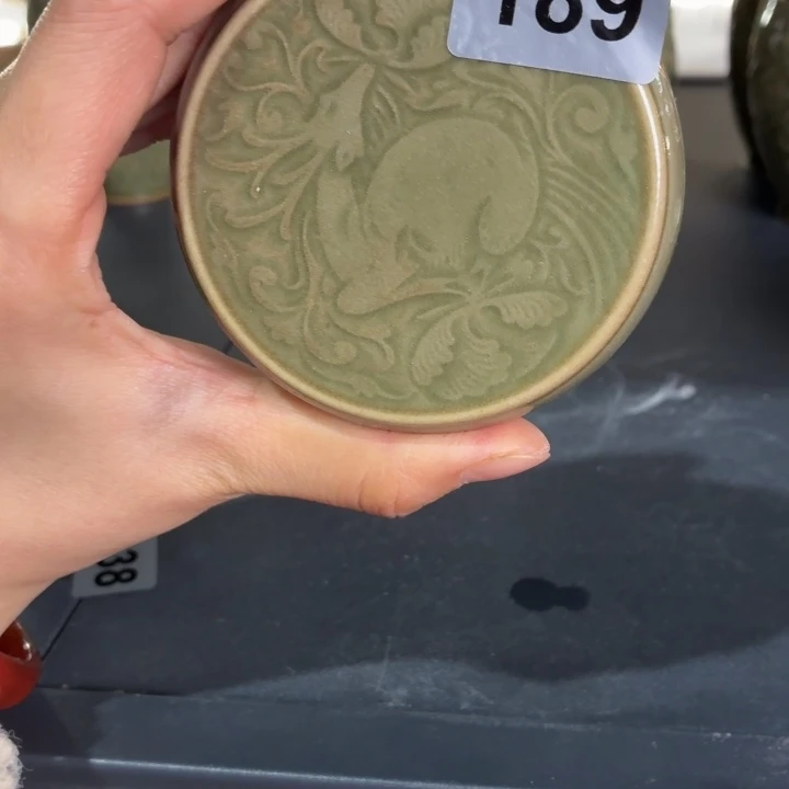 橄榄青釉卧鹿盖置189