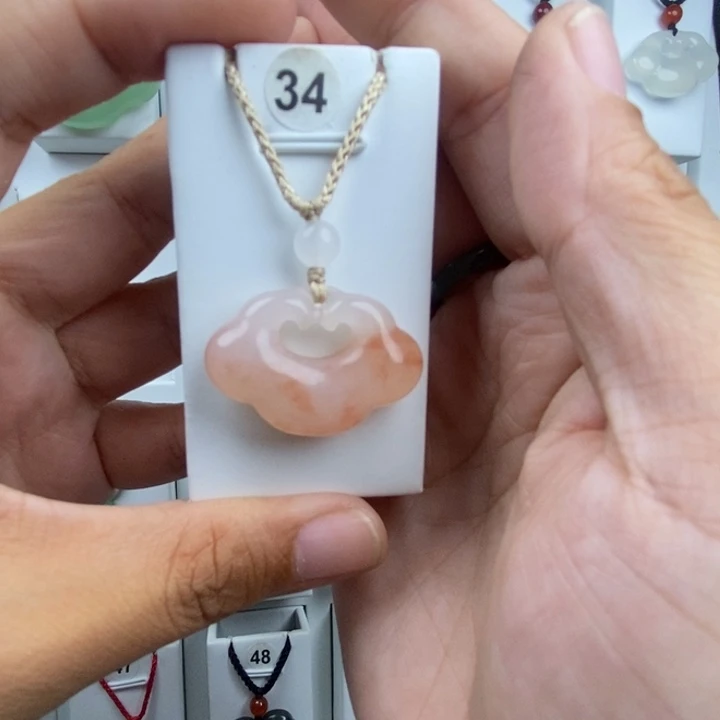 悦***己颈饰未镶嵌石英质玉