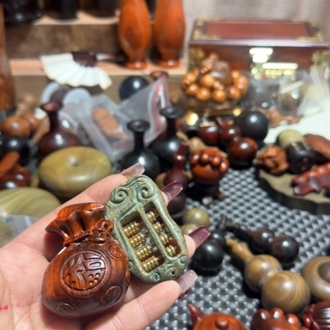 维腊木（绿檀）桑**.