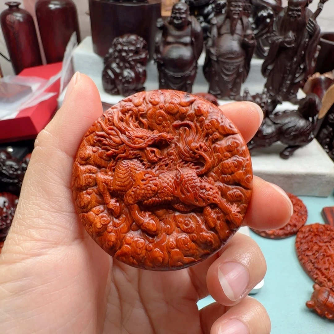 小叶紫檀把件怀**瑜麒麟