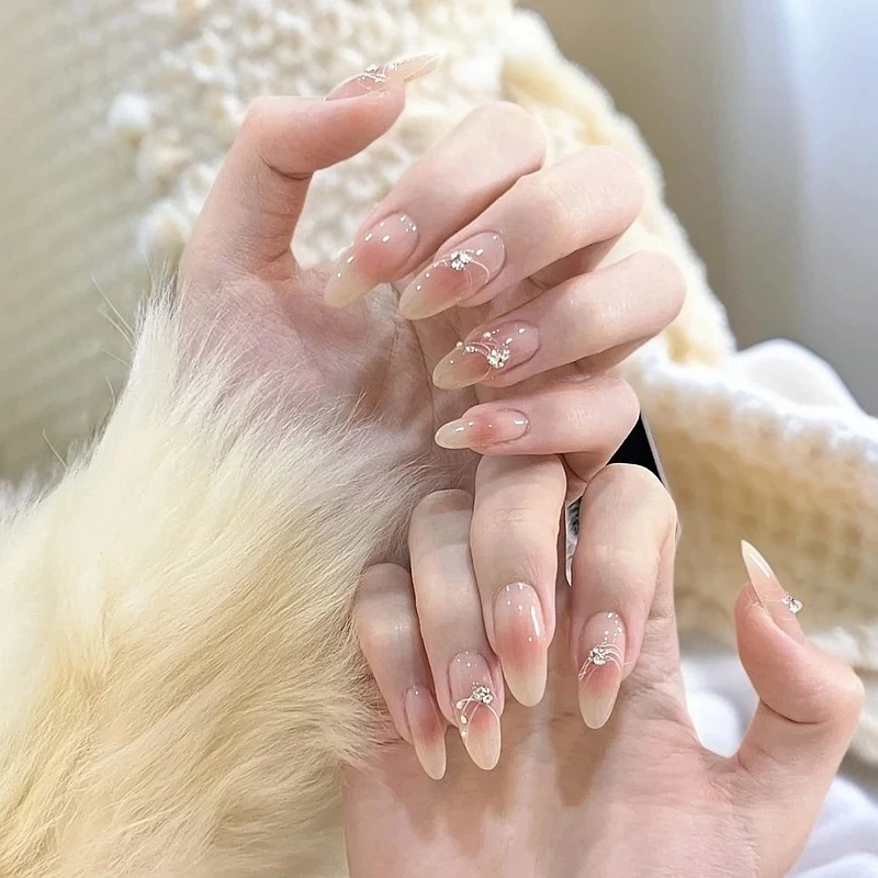 春夏新款高级感纯欲流星水蜜桃穿戴甲手工中长款贵族气质显白美甲