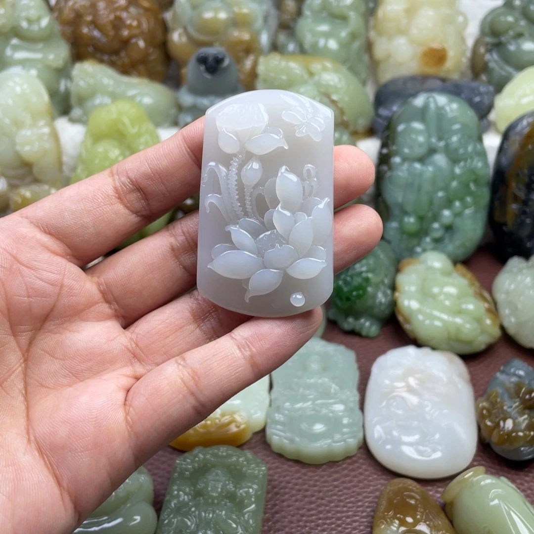 和田玉未镶嵌颈饰吉**恋