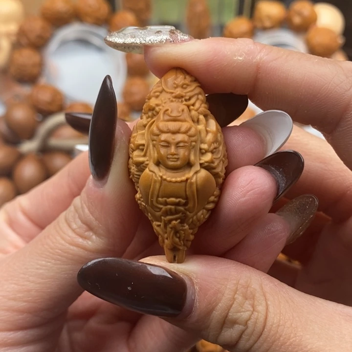 吊坠橄榄核九龙观音