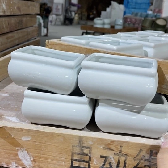 多肉绿植陶瓷花盆9.9包邮，有孔