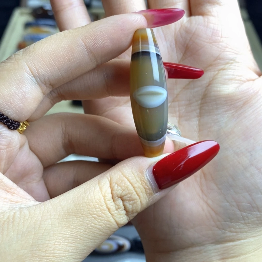 未镶嵌颈饰玛瑙/玉髓向**行