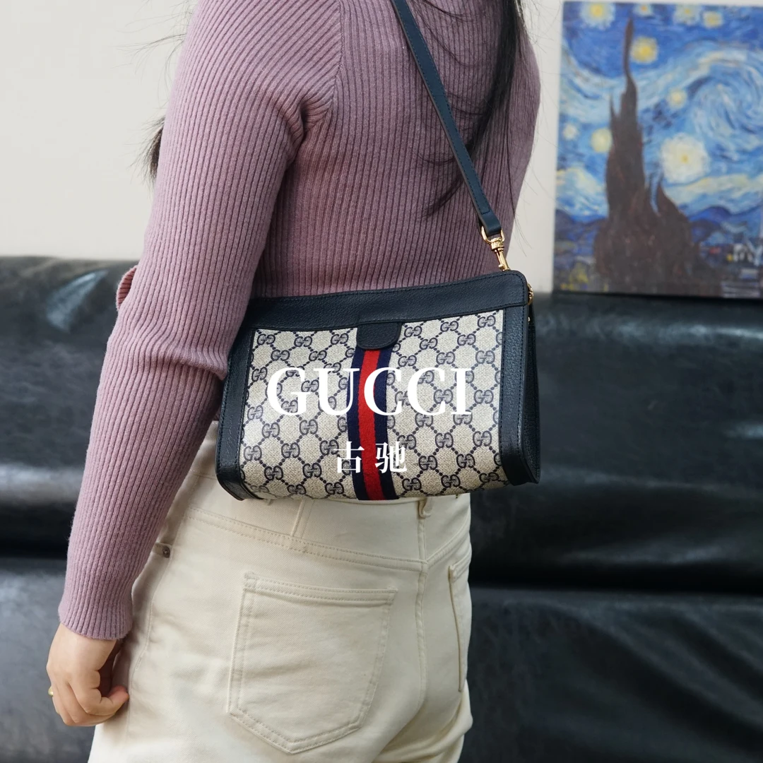 95新 GUCCI/古驰 老花斜挎包/F3SD09422051/2051