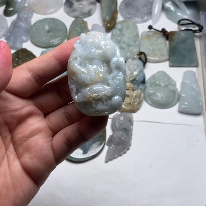 翡翠未镶嵌颈饰龙牌30