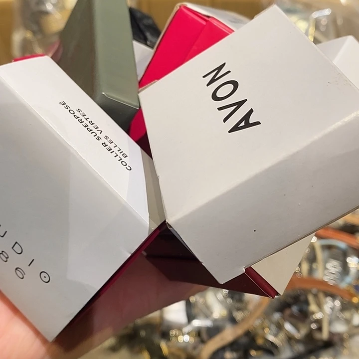 奶***子中古香水项链手链耳饰耳钉锆石（处理）