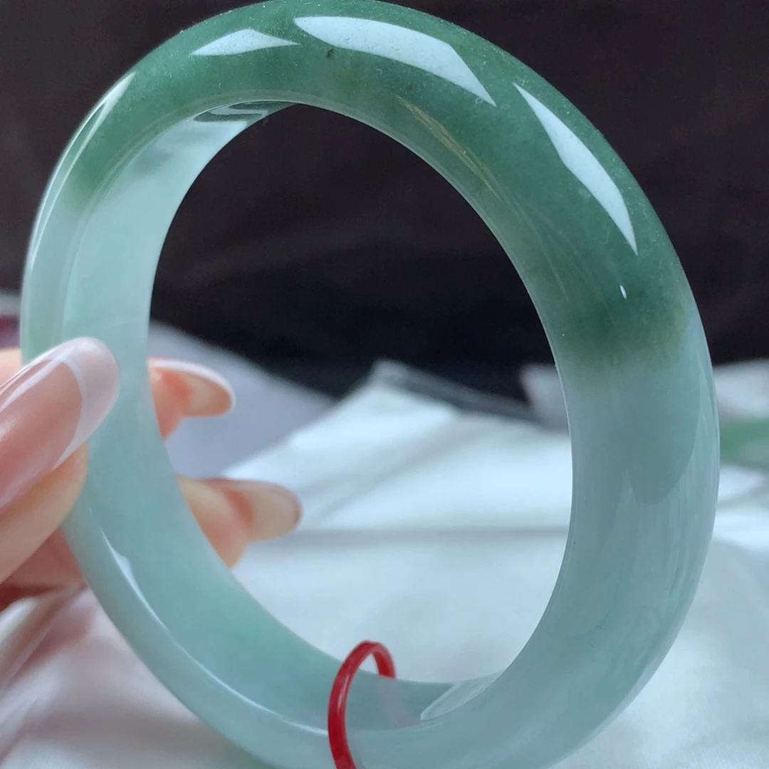 翡翠手镯未镶嵌林*梅89112，