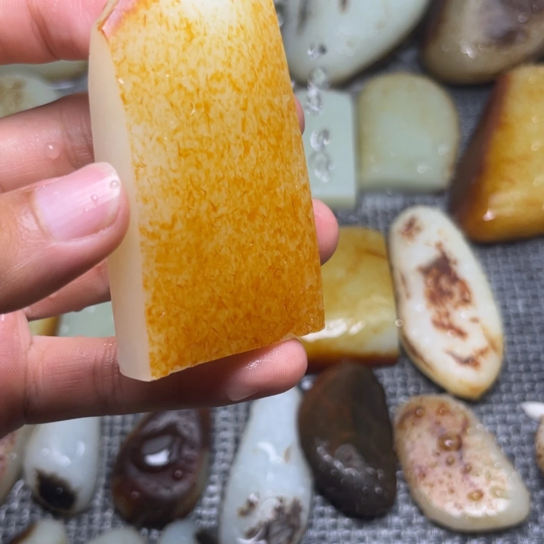 未镶嵌和田玉定制和田玉蛙**片