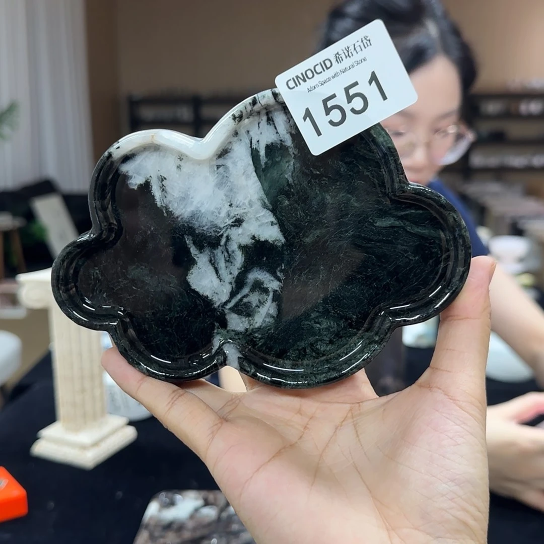 1551芬迪绿小云朵福利