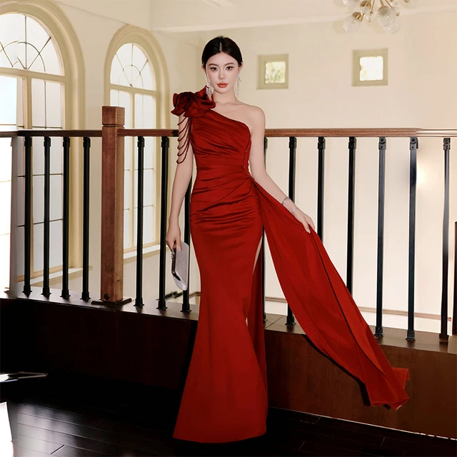 欣雪莎2025新款晚礼服红色晨袍结婚主持人花朵单肩流苏连衣裙生日