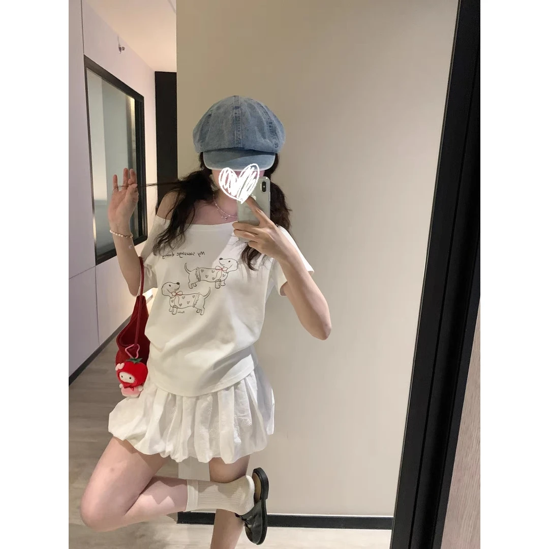 小狗派对 狗狗印花斜肩上衣宽松露肩短袖T恤白色花苞裙半裙套装