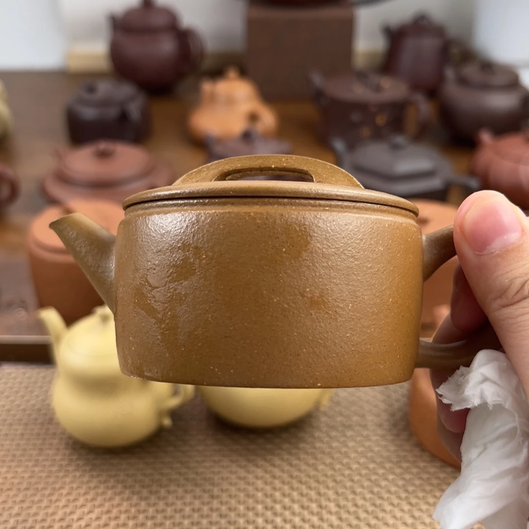 紫砂茶壶手工制作工艺精湛