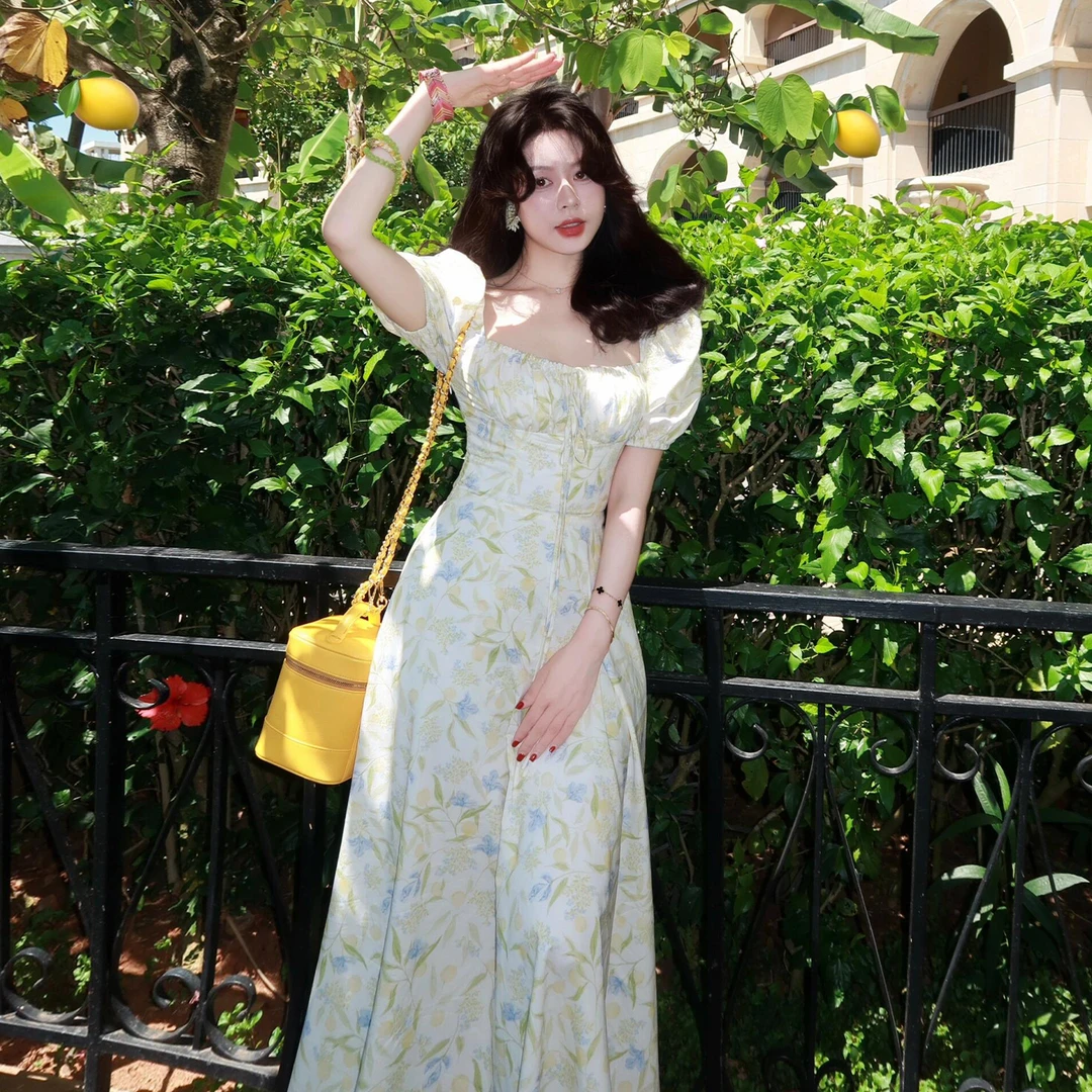 方领泡泡袖碎花连衣裙女夏季2025新款法式气质巨好看绝美收腰长裙