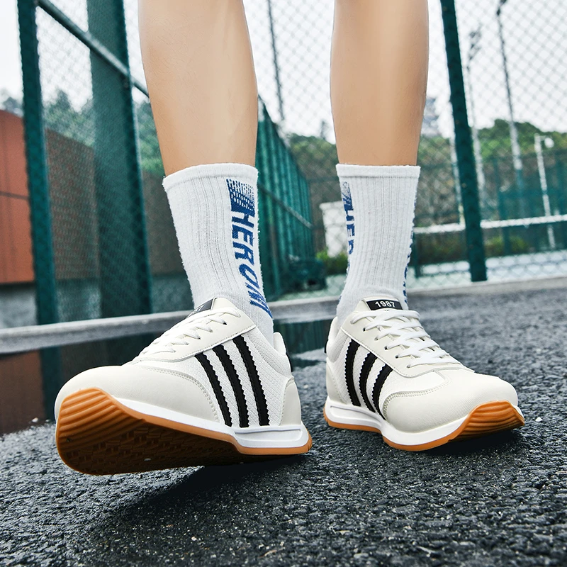 品牌断码夏秋季圆头透气网面鞋职场休闲风休闲防滑时尚休闲鞋