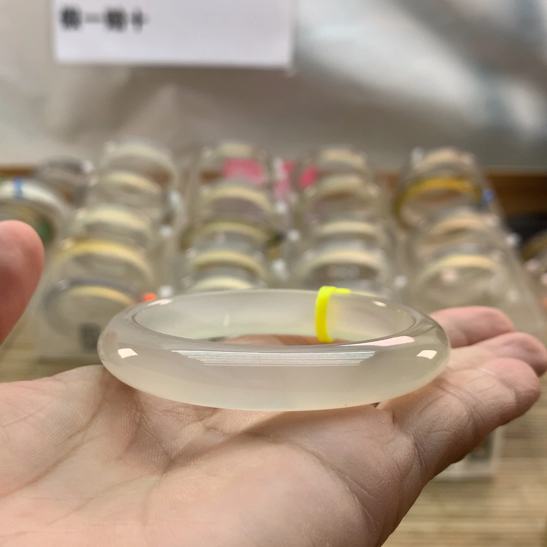 手镯玛瑙/玉髓未镶嵌