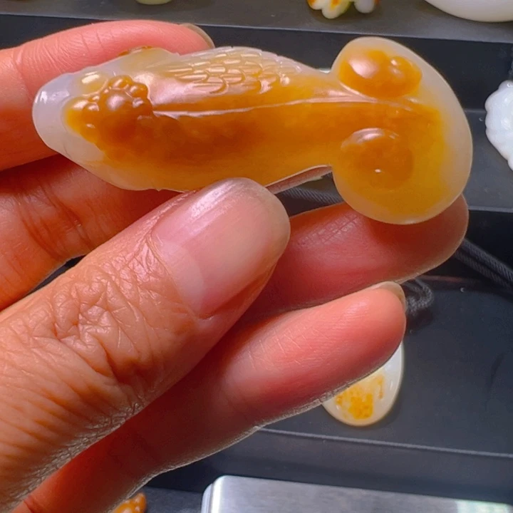 和田玉(子料)未镶嵌颈饰