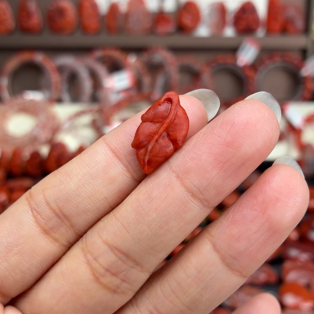 南红玛瑙未镶嵌颈饰叶子