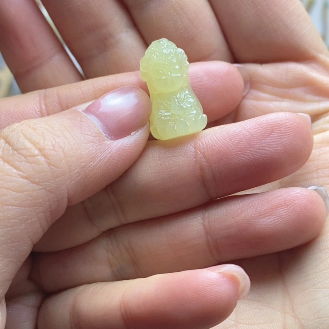 颈饰未镶嵌和田玉黄口宝宝佛买断价