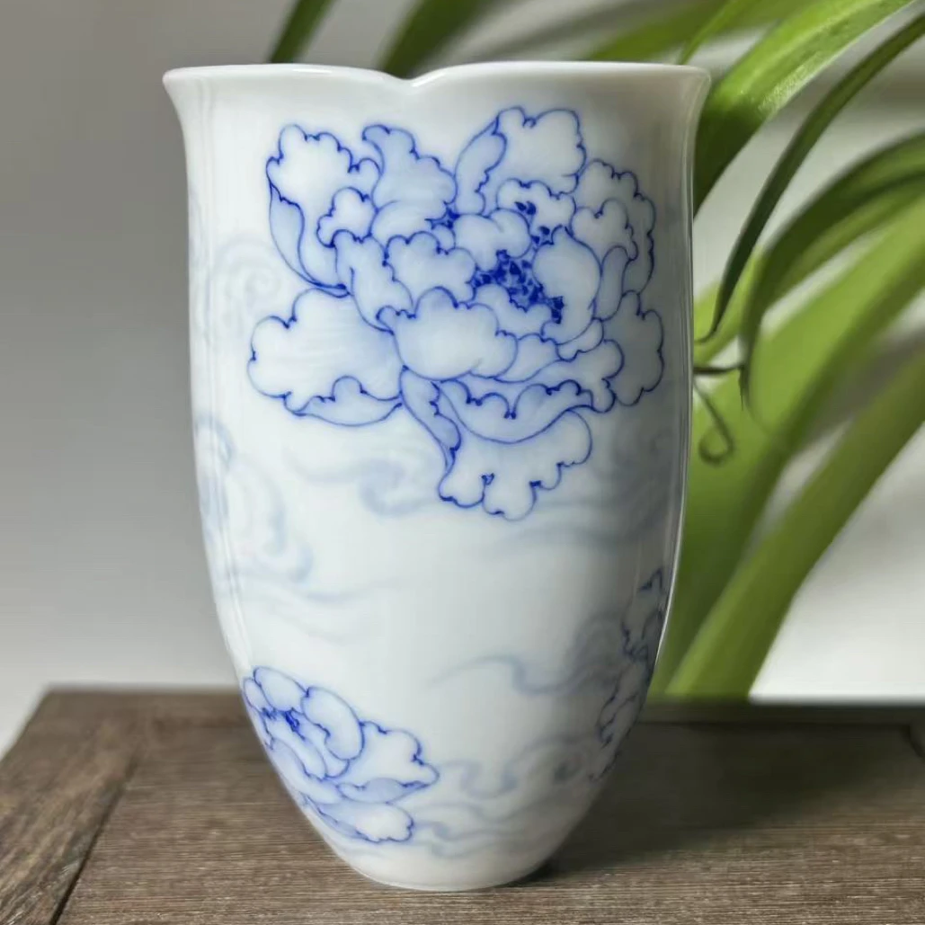 景德镇手工手绘青花牡丹花主人杯