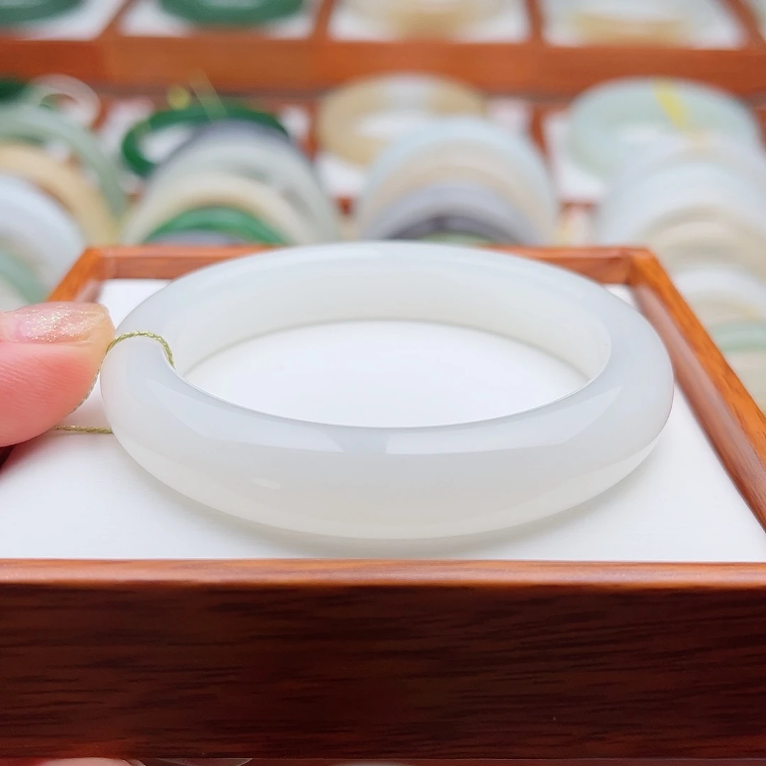 和田玉未镶嵌手镯55.6