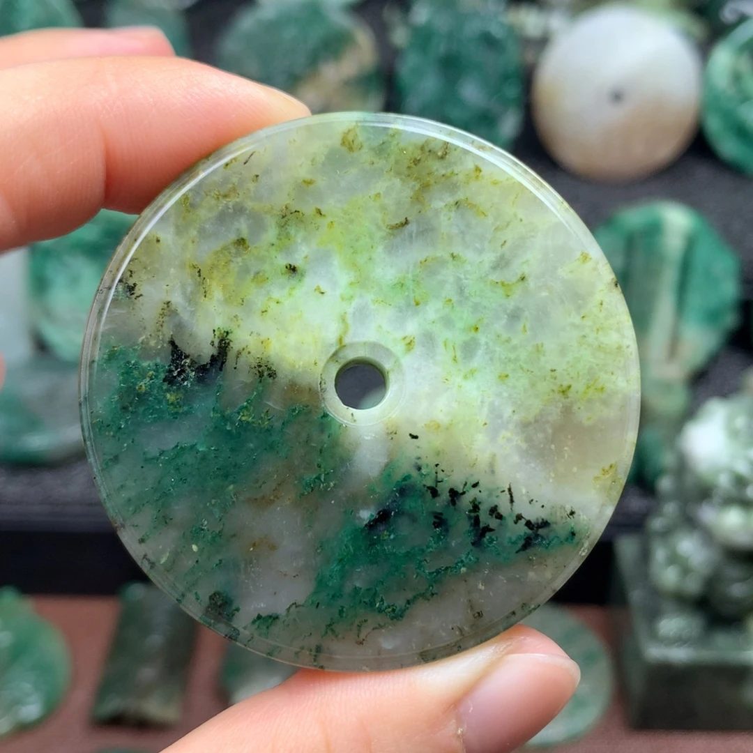 独山玉未镶嵌颈饰