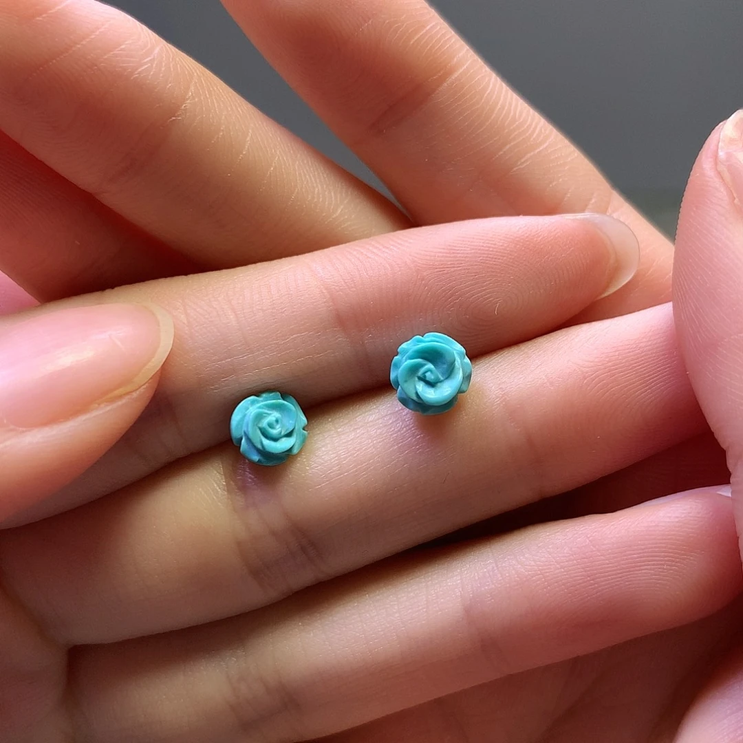 绿松石18K金镶嵌耳钉