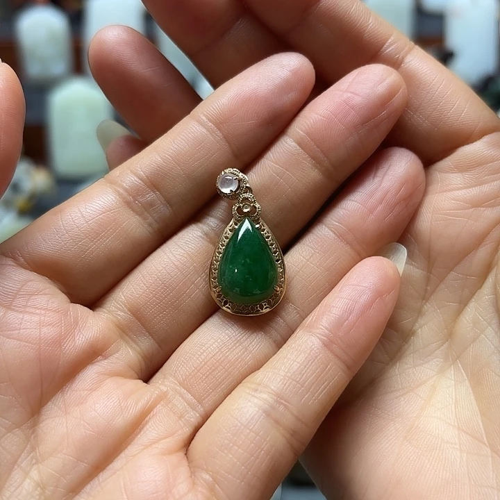 翡翠18K金镶嵌颈饰翡翠挂件