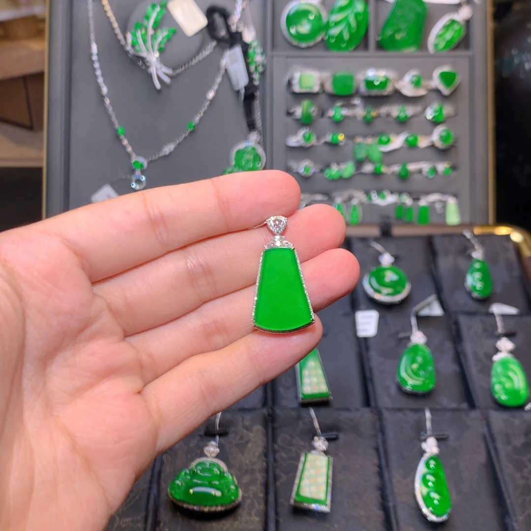 吊坠(不含链)18K金镶嵌翡翠无事牌吊坠