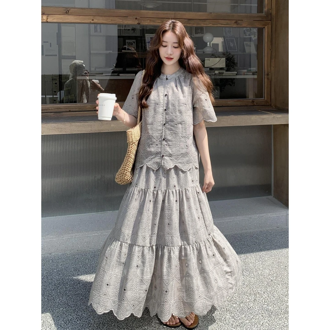 法式重工刺绣镂空灰色套装2025夏素雅淑女通勤耐看上衣半裙两件套