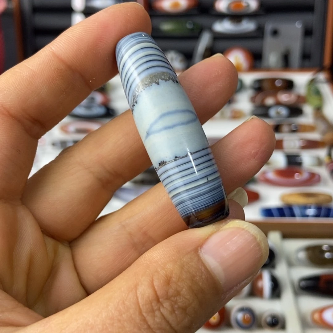 未镶嵌颈饰玛瑙/玉髓兰**房