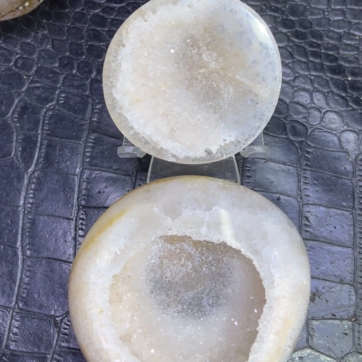 未镶嵌水晶珠宝半成品