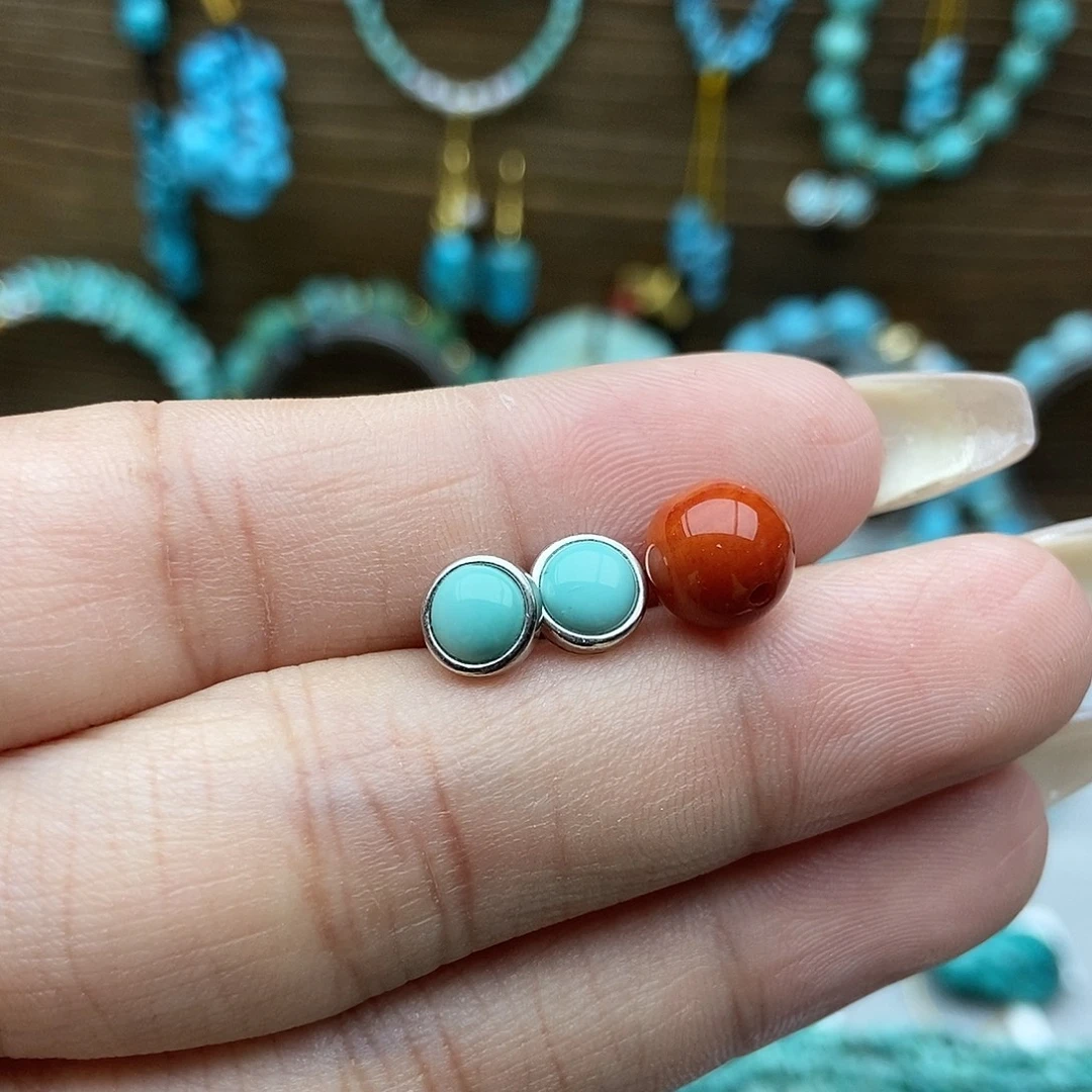 南红玛瑙未镶嵌耳钉