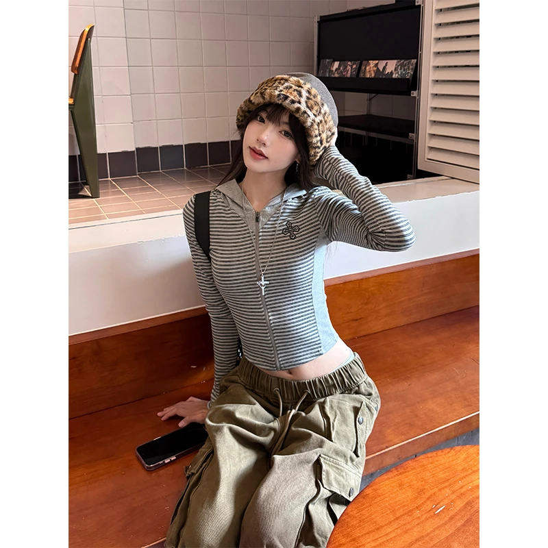 URKR美式条纹连帽拉链开衫卫衣女春秋休闲修身显瘦短款外套上衣