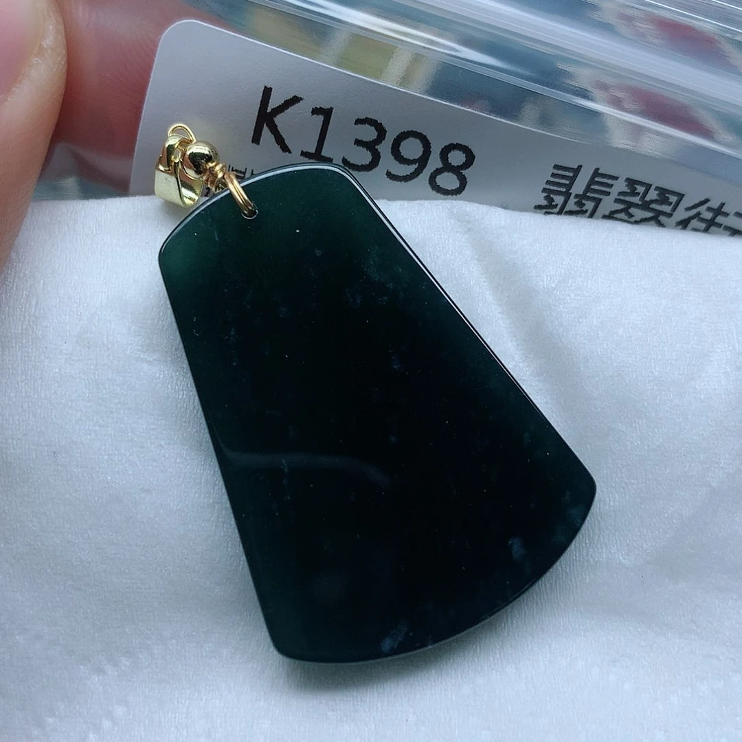 翡翠颈饰未镶嵌手串