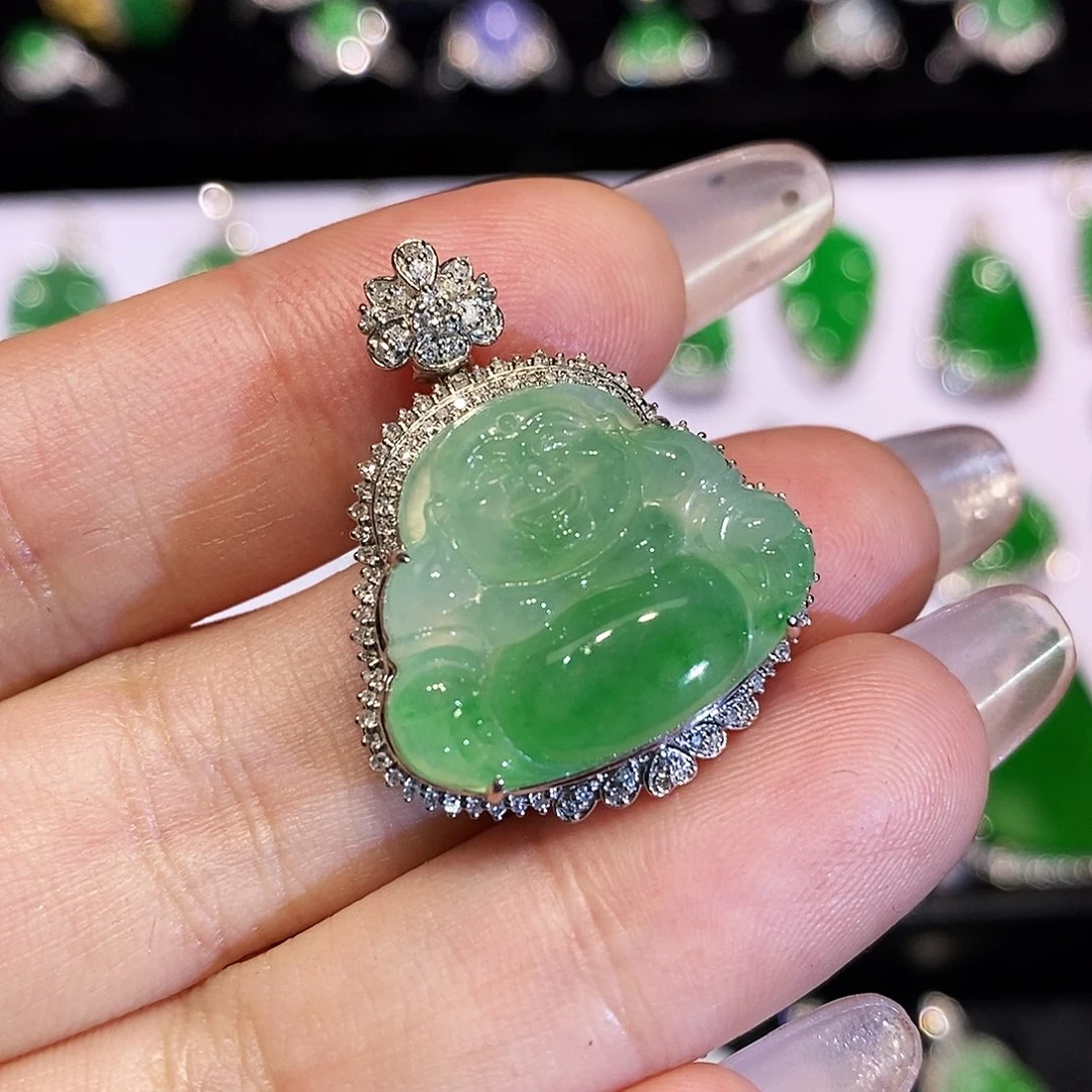 翡翠18K金镶嵌颈饰吊坠