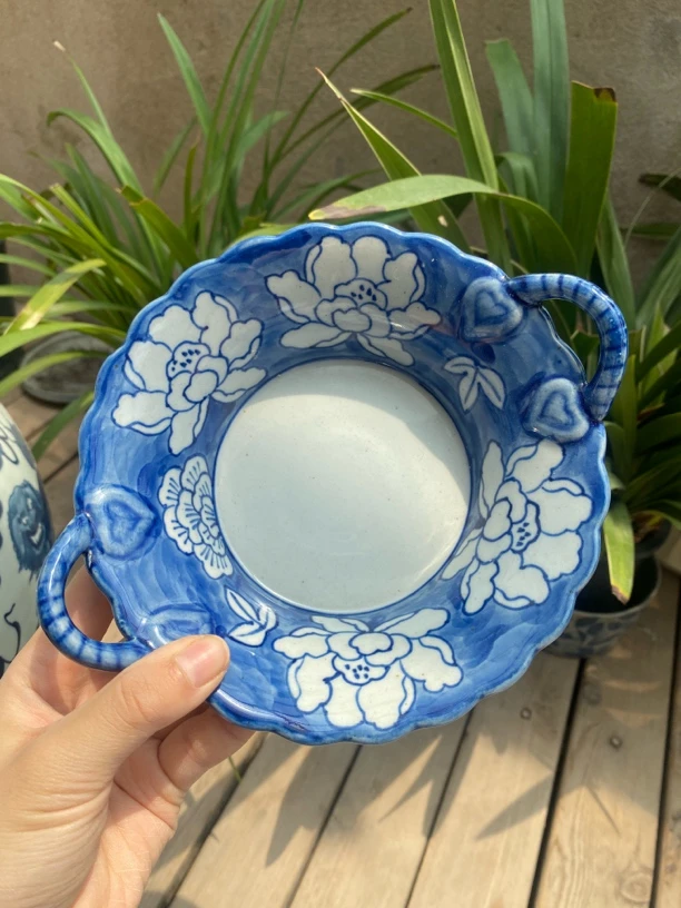 【近山古美】高温手绘釉下青花牡丹花麻花双耳花边盘董老师