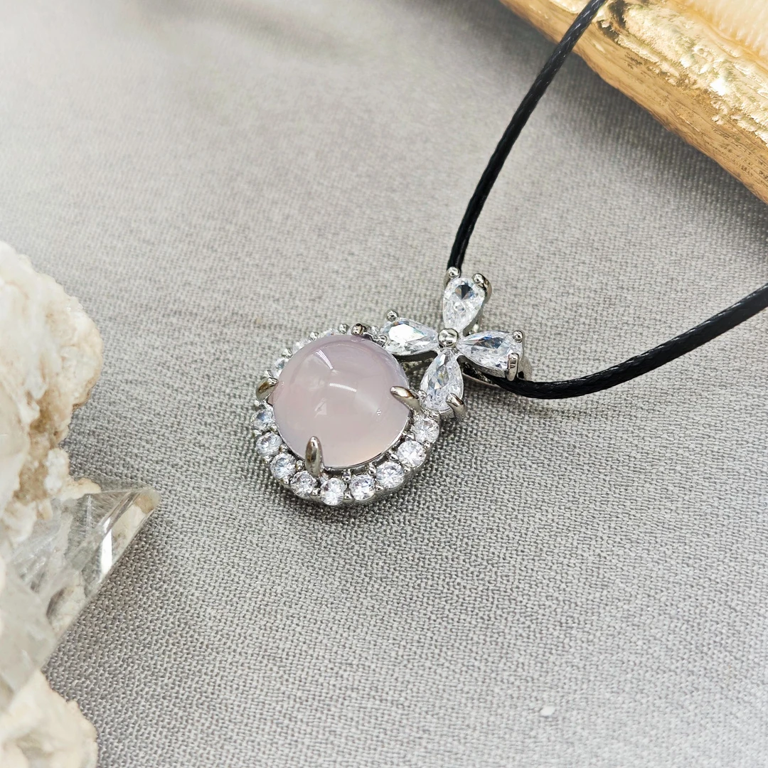 少女粉玉髓吊坠/NYXF-YSDZ-236