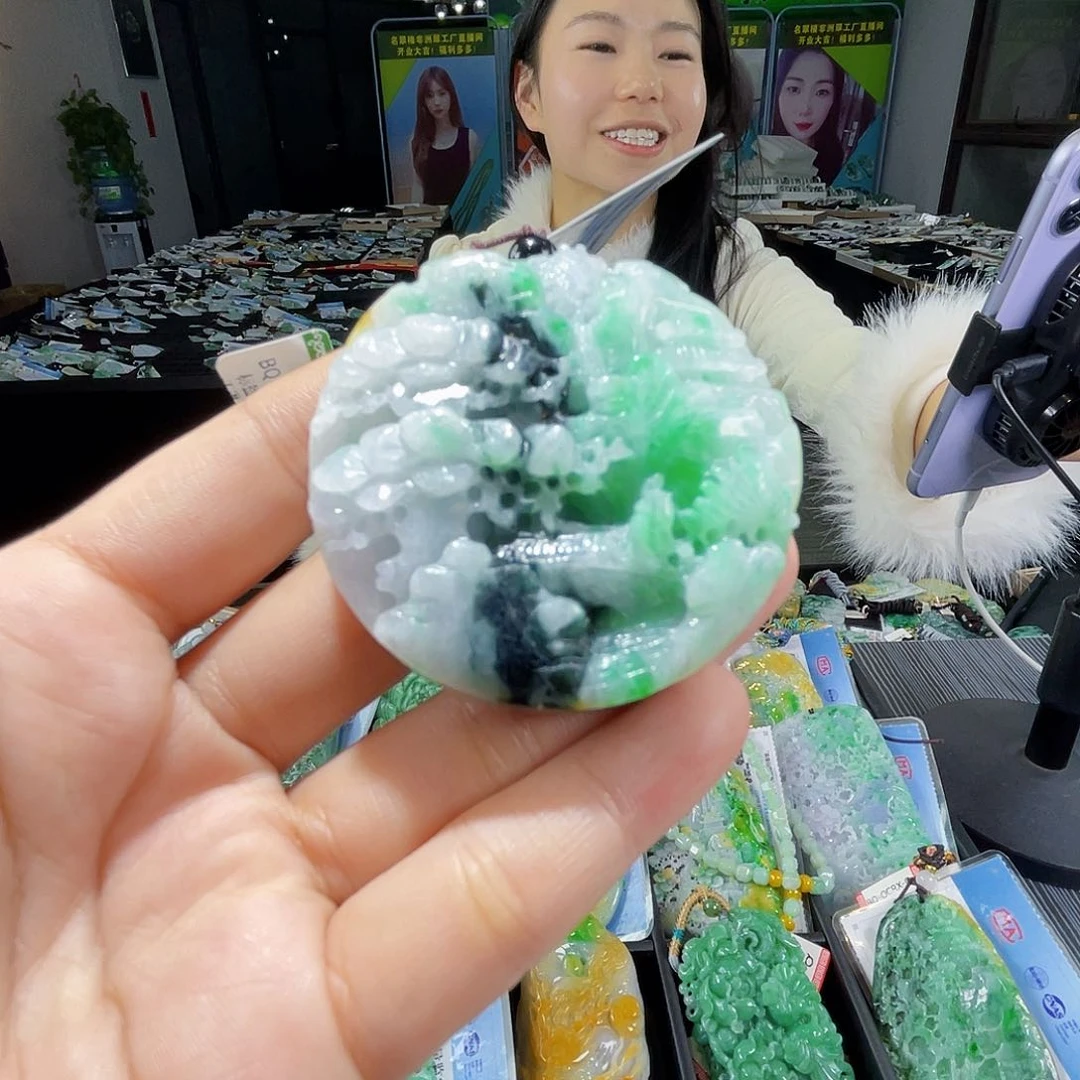 颈饰未镶嵌翡翠一