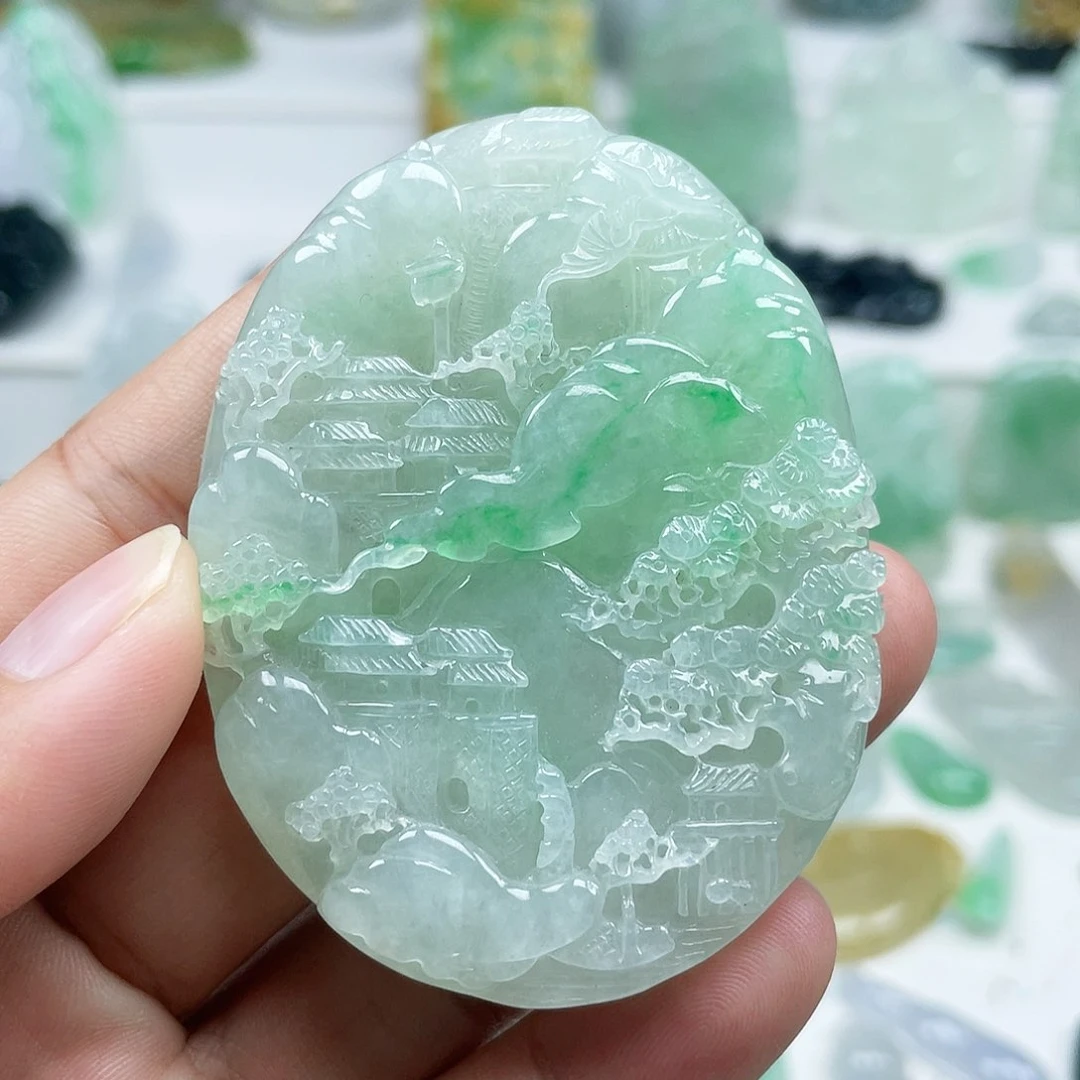 翡翠颈饰未镶嵌山水