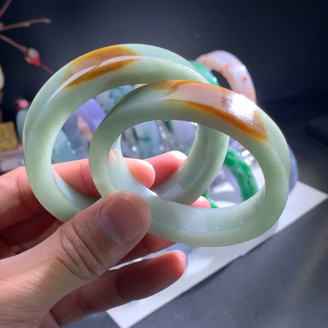 定制翡翠未镶嵌手镯