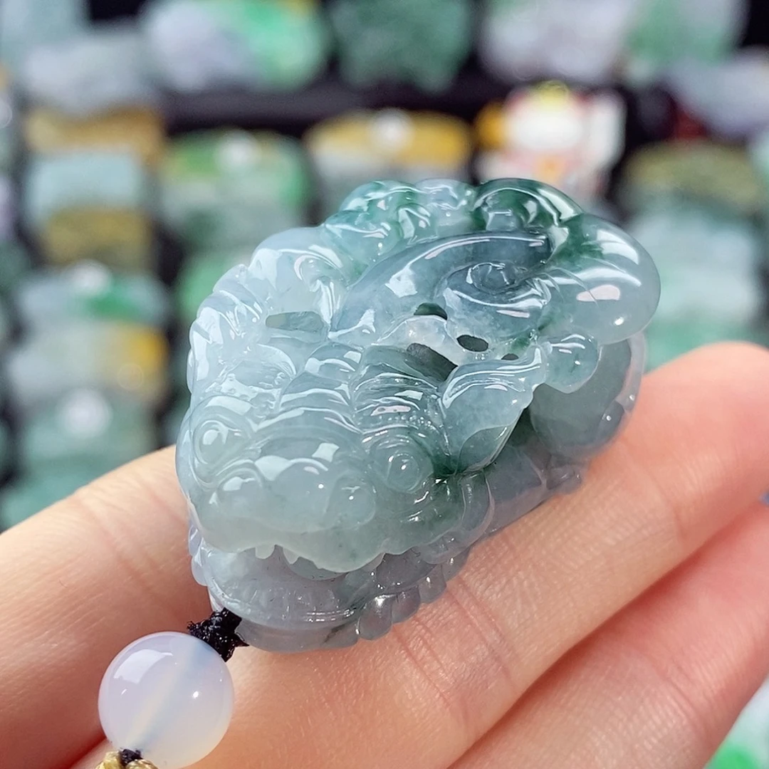 颈饰未镶嵌翡翠天然