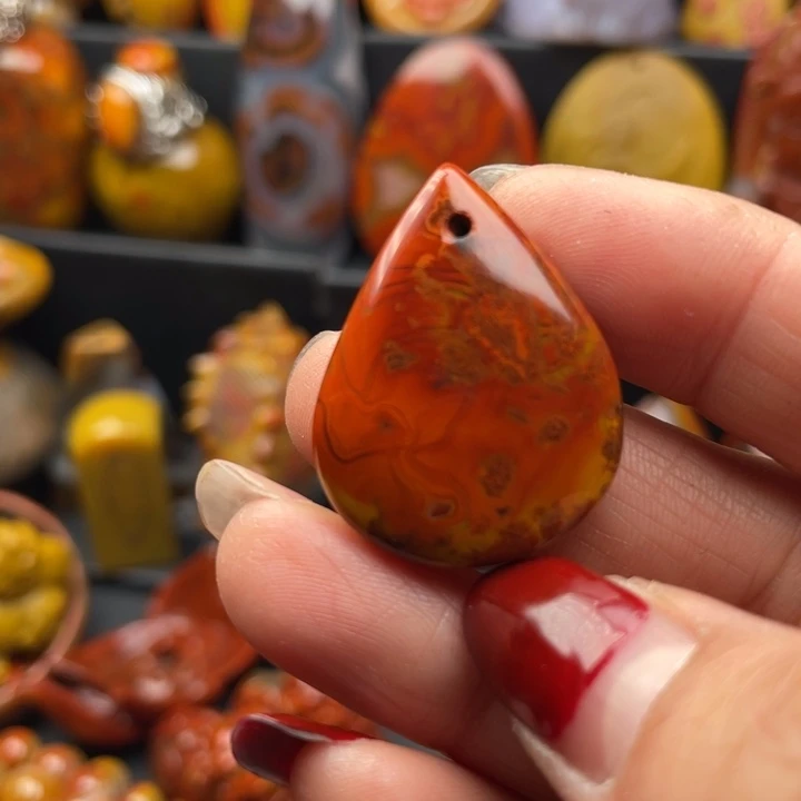 玛瑙/玉髓颈饰未镶嵌