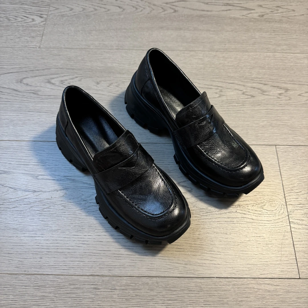 六也「懒人松糕」 6cm厚底真皮圆头百搭一脚蹬深口乐福鞋女 L1049